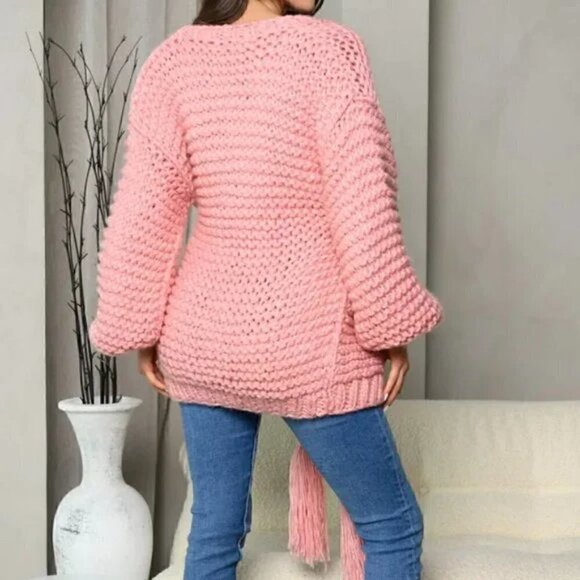 Oversized Cable Knit Sweater with braided belt with fringe - Picture 4 of 6